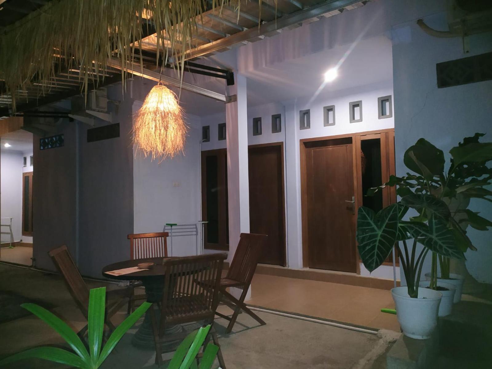 Merendeng Hostel Kuta Kuta  Exterior foto